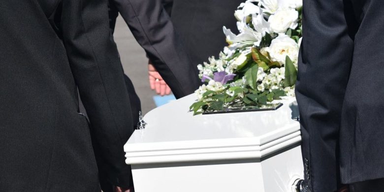 How to Buy a Casket Article Picture